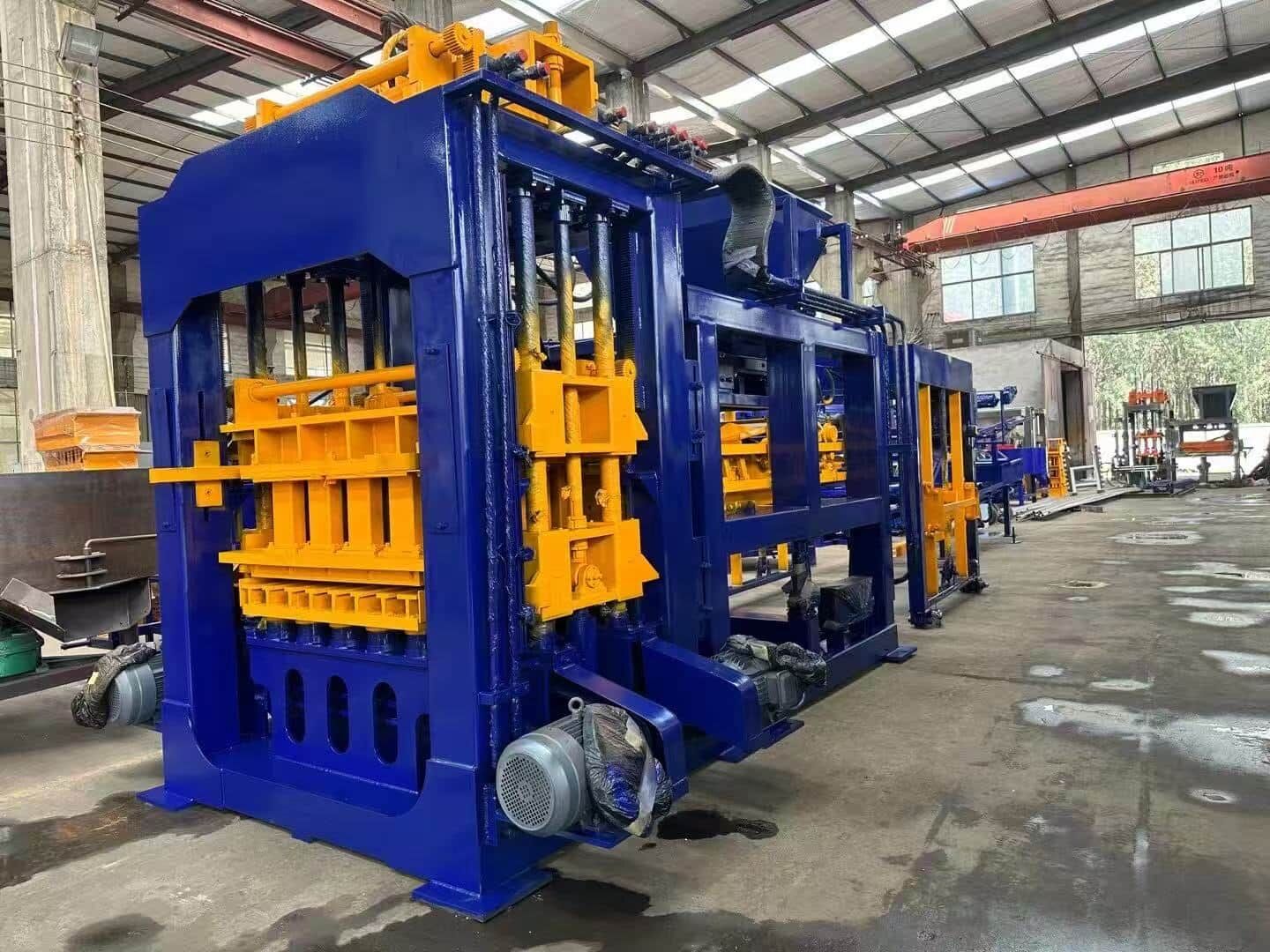 QT8-15 Fully Automatic Concrete Brick Machine