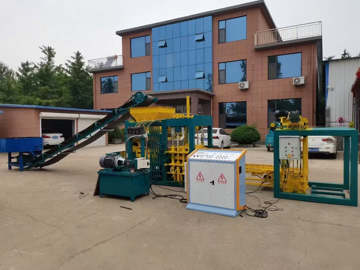 QT4-15S Fully Automatic Building Brick Production Machine