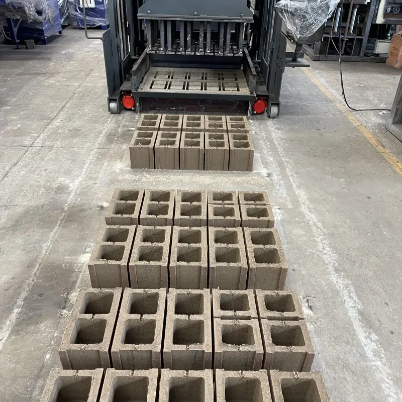 Endüstriyel Blok ve Tuğla Üretim Makinesi | Yüksek Verim ve Düşük Bakım Gereksinimi