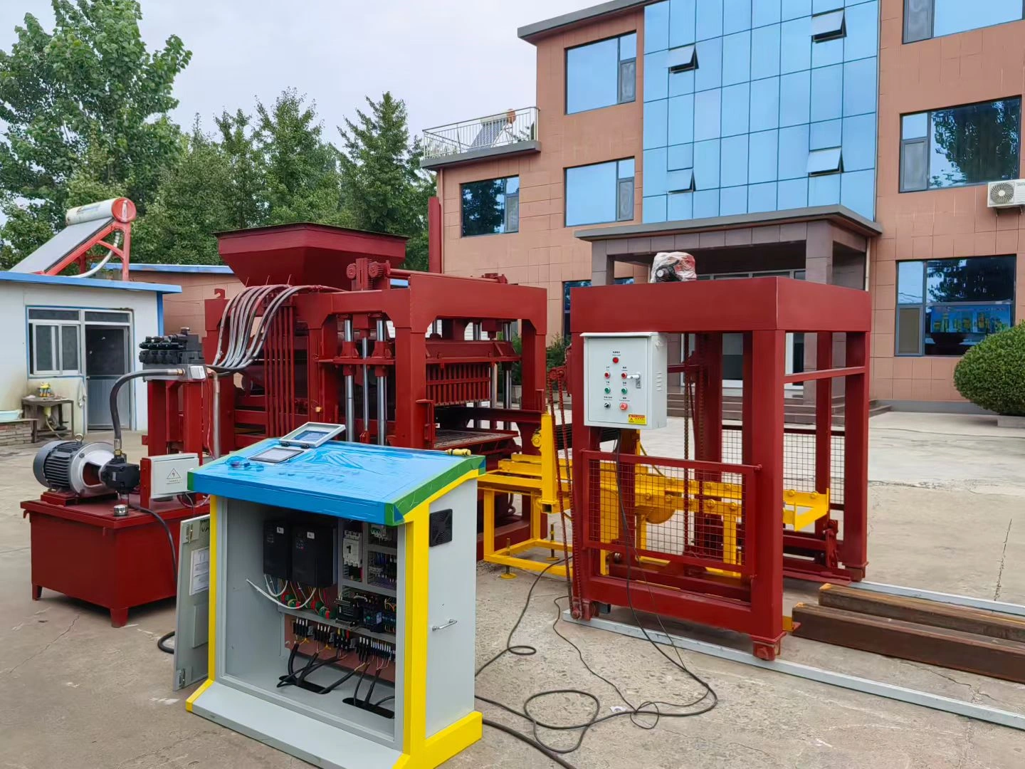 Otomatik Kilitli Tuğla Makinesi | Yüksek Verimlilik