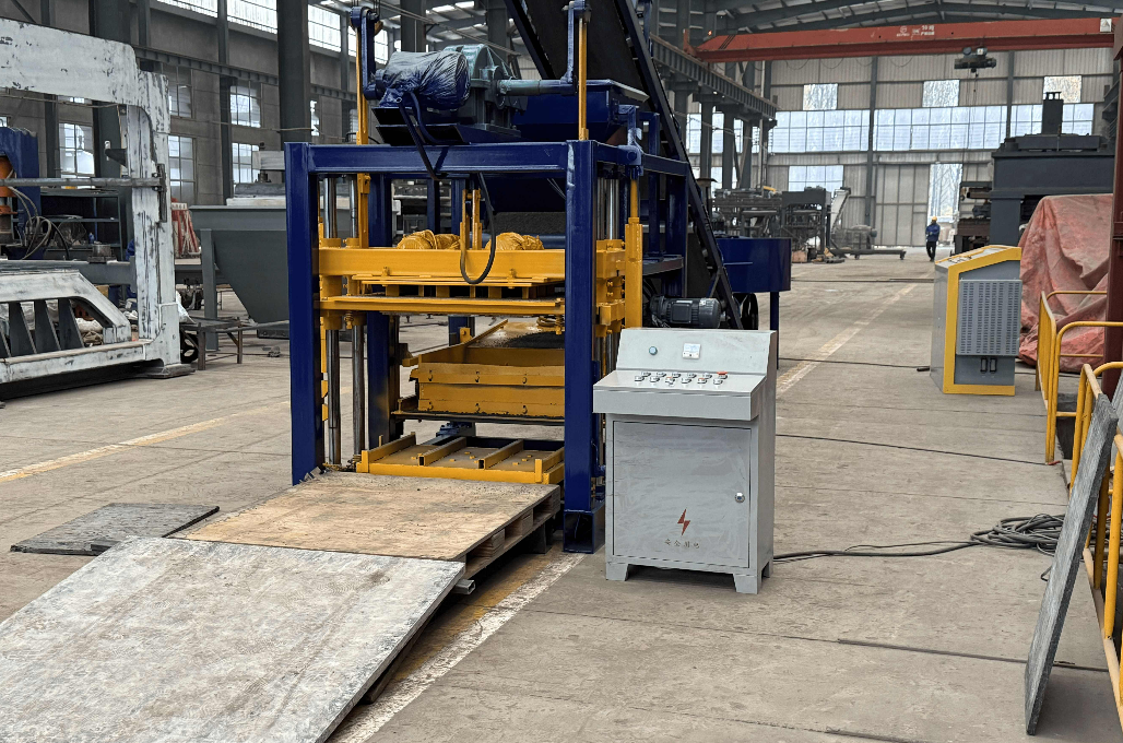 Otomatik Çimento Tuğla Üretim Makinesi | Üretici