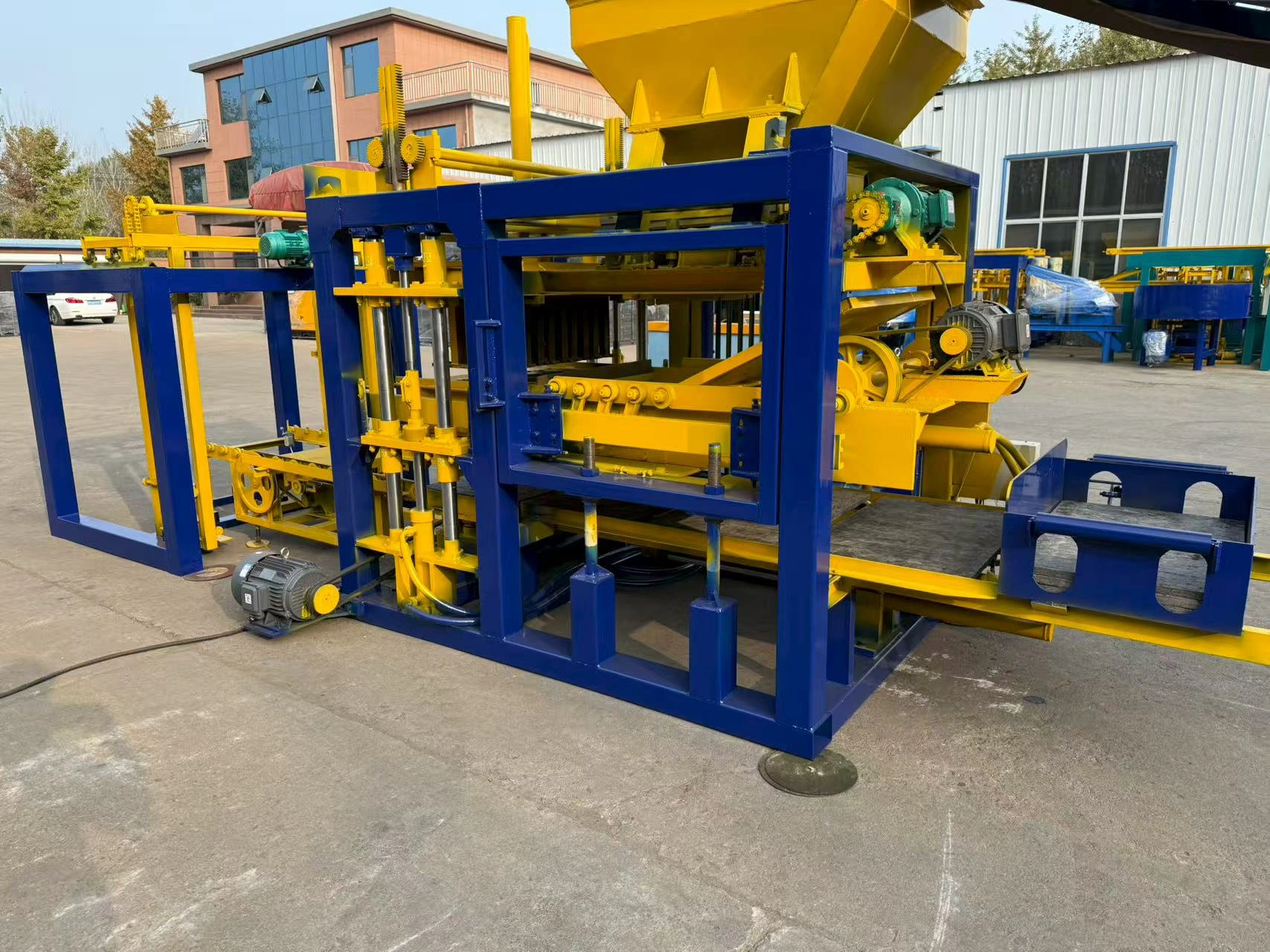 QT4-15B Hydraulic Fully Automatic Cement Hollow Brick Making Machine