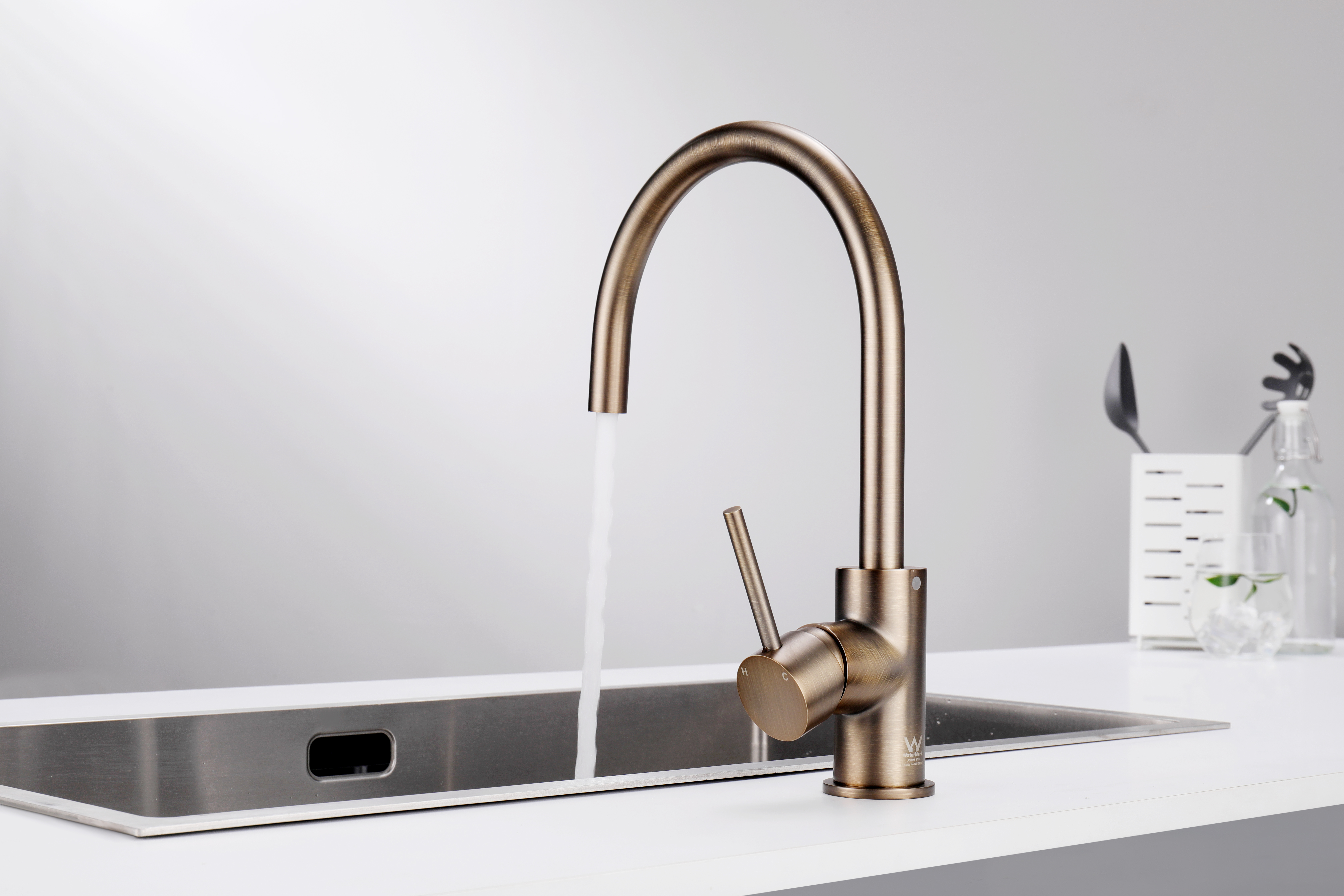 Как выбрать производителей кухонных смесителей по технологии OEM для вашего бренда