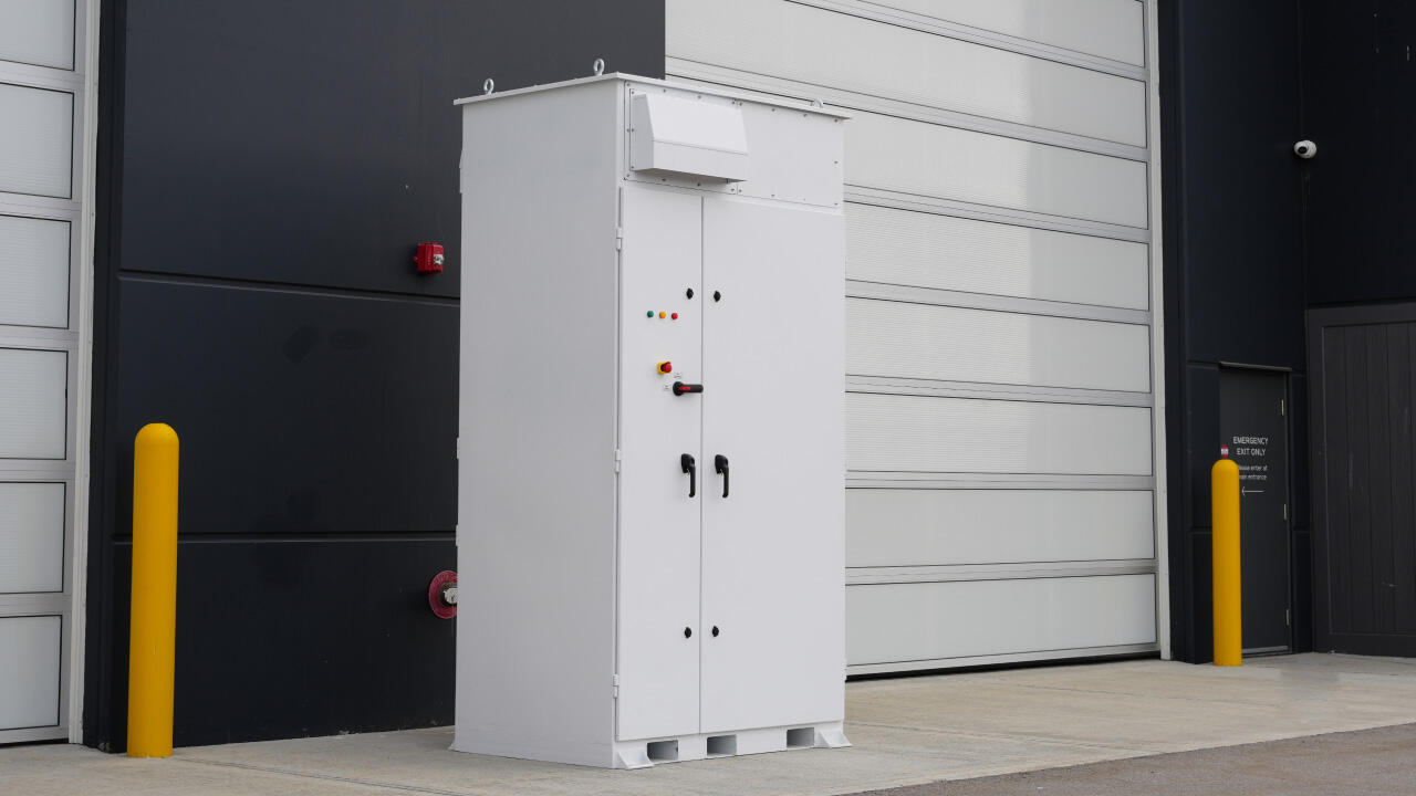 How Much Electricity Can a Commercial Battery Storage System Store? Choosing the Right Capacity for Your Business Needs: No Waste, No Shortage