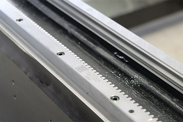 fiber laser tube cutting machine955-4