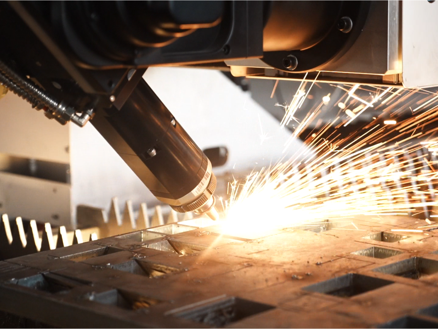 Laser Metal Cutting Machine Delivers 130m/min Cutting Speed
