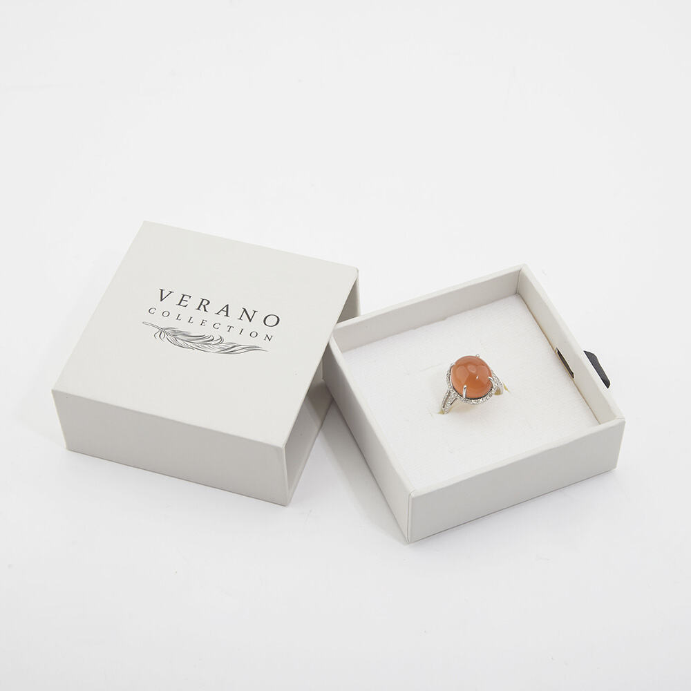 How is jewelry packaging customized for OEM and private label needs?