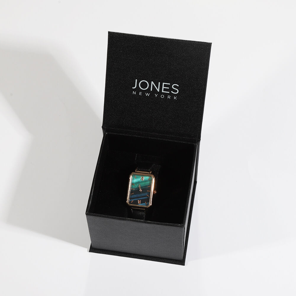 What Trending Colors and Finishes (Matte, Gloss, Embossed) Are Popular for Modern Gift Boxes?