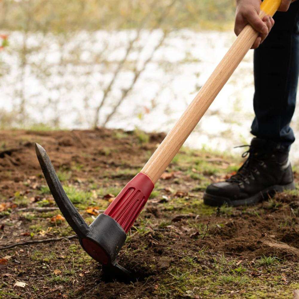 pickaxe with handle.jpg