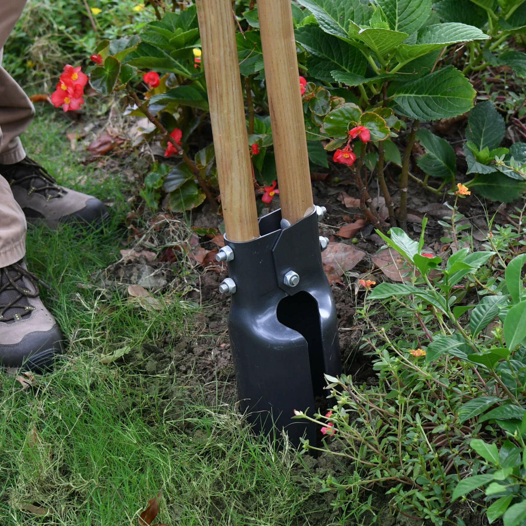 fence post hole digger.jpg