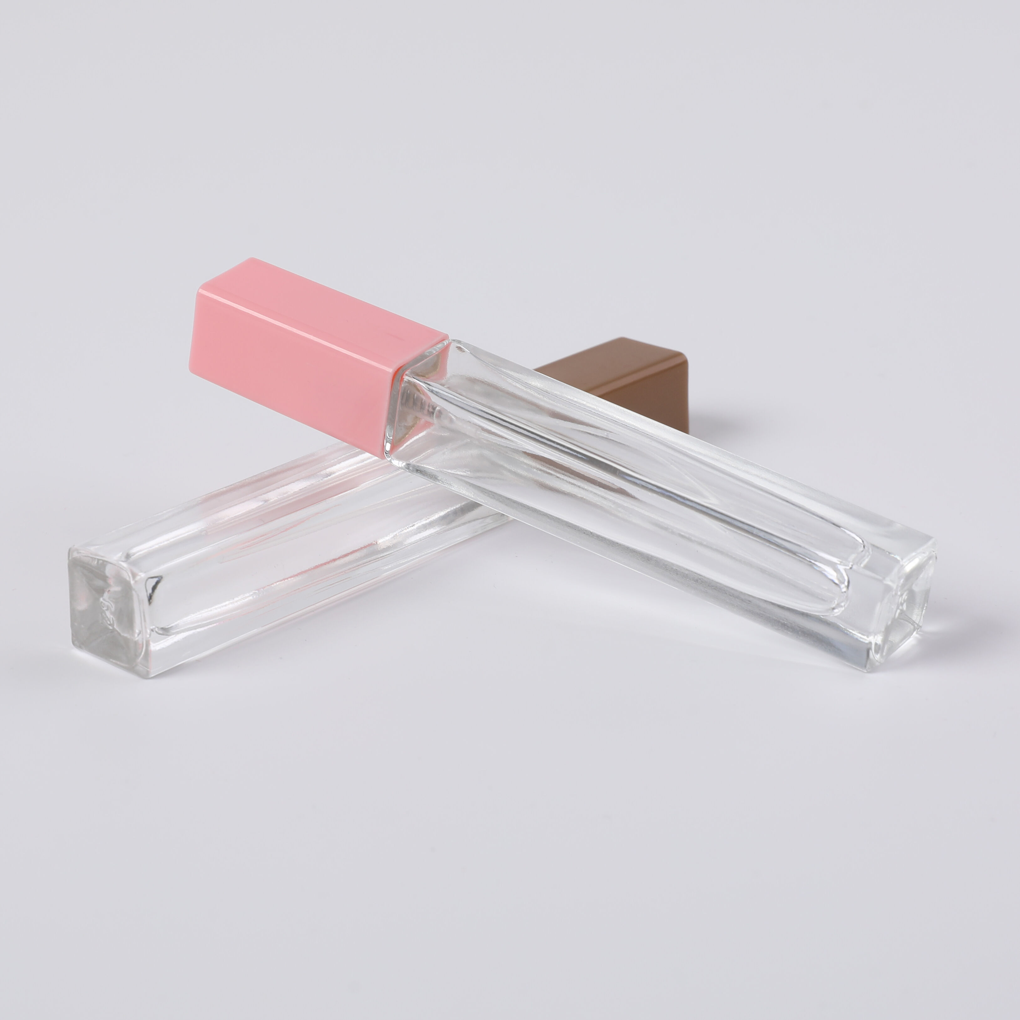 What Are the Benefits of Using Colored Glass Perfume Bottles for Branding?