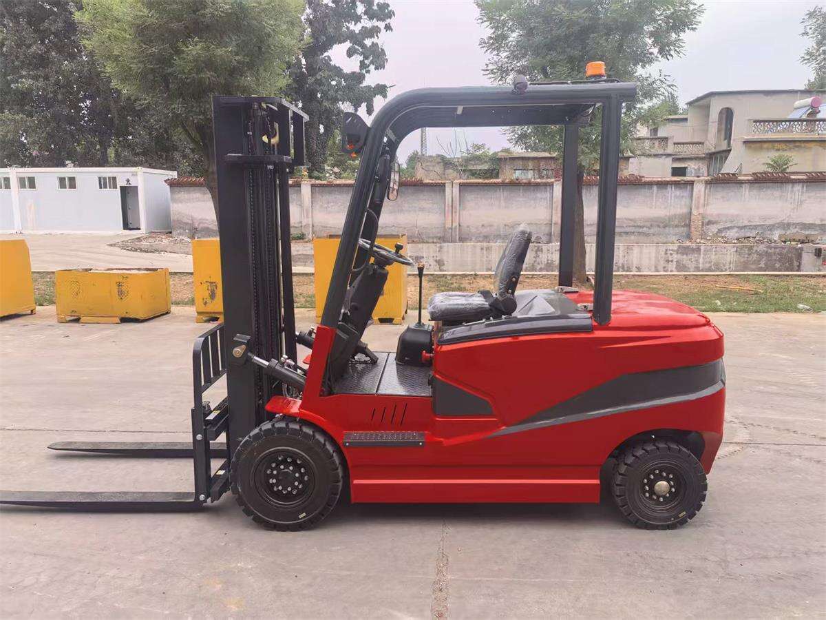 Three Customized Electric Forklifts Successfully Shipped to France