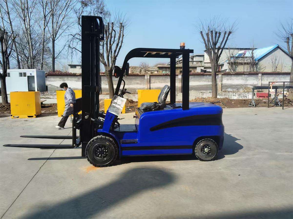 electric forklift.jpg
