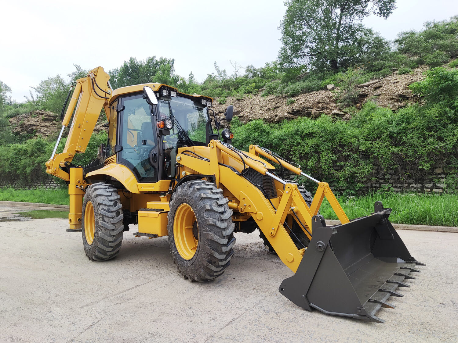 How to Identify the Best Backhoe Loader for Your Business Needs