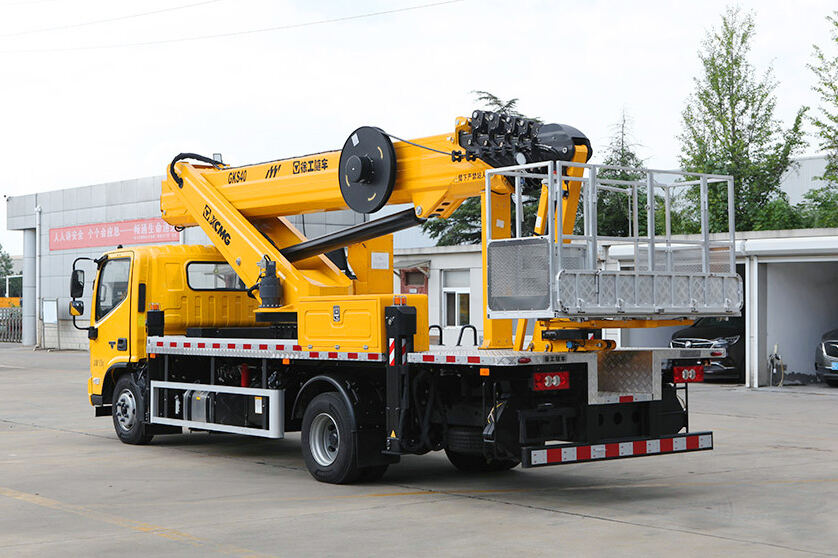 Unmatched Job Site Mobility and Chassis Versatility