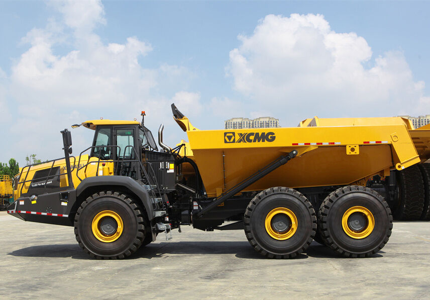 Mega Dump Trucks for Ultra-Scale Haulage