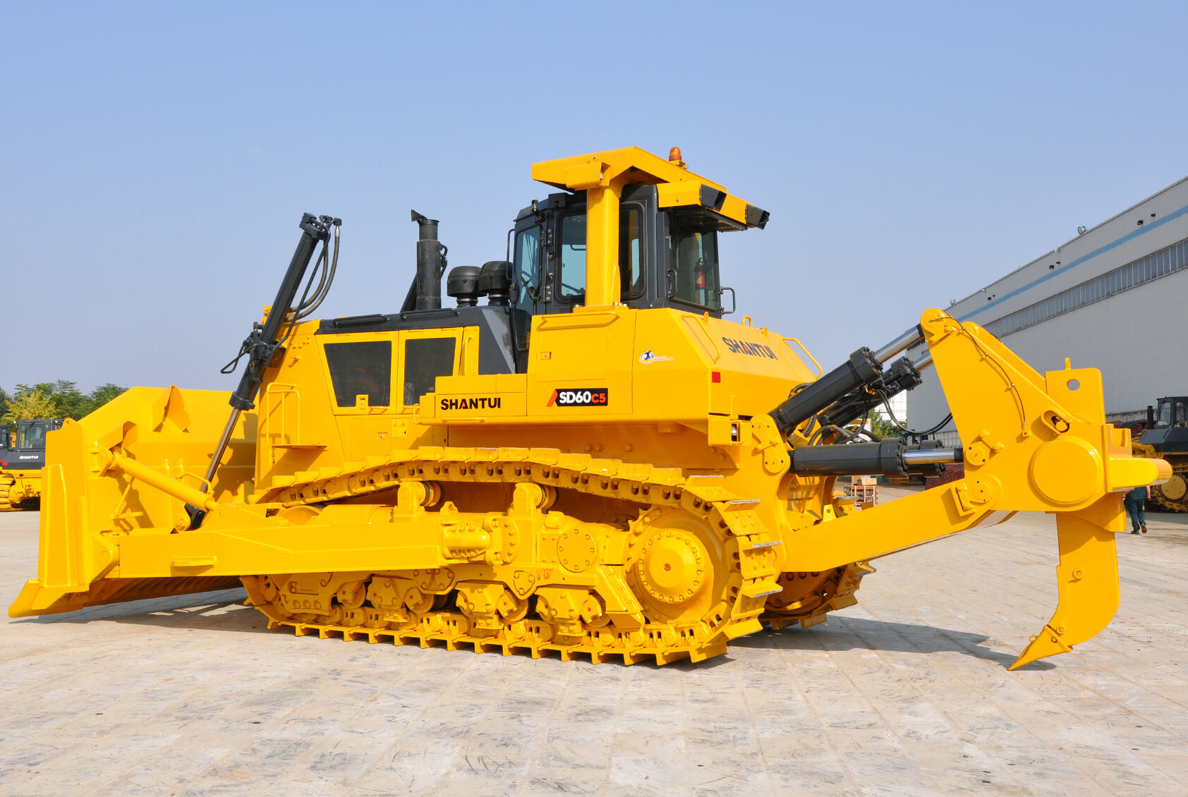360-Degree Rotating Cab for Unmatched Visibility