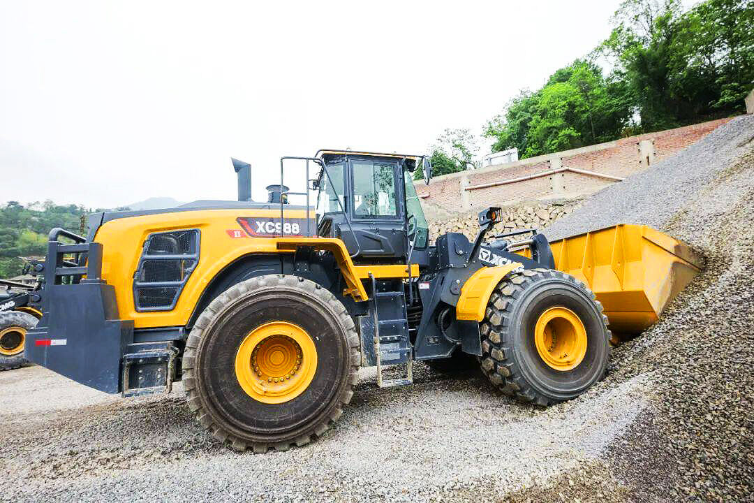 Versatile Attachment for Multiple Tasks