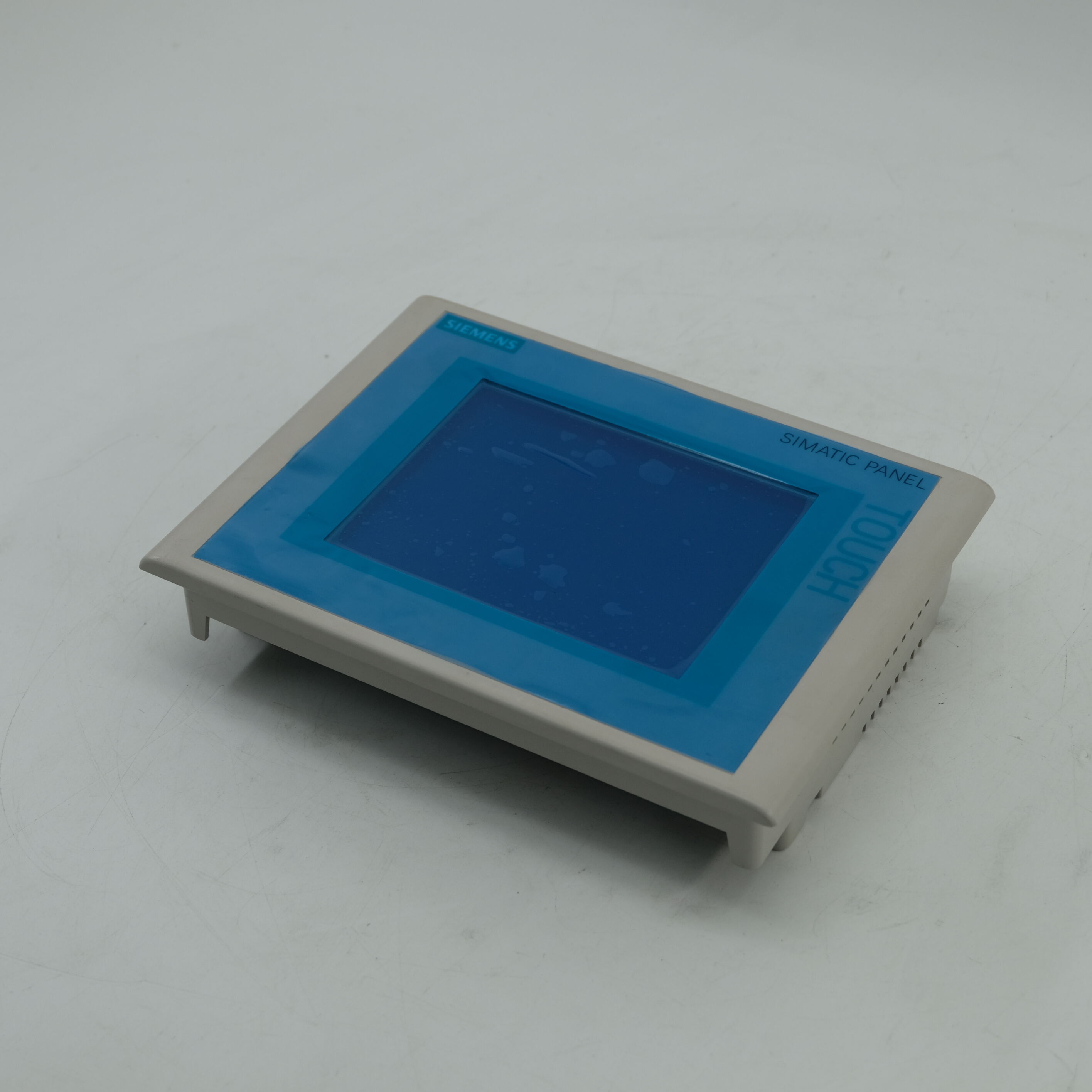 ¿Cómo Simplifica La HMI El Monitoreo Industrial Complejo?