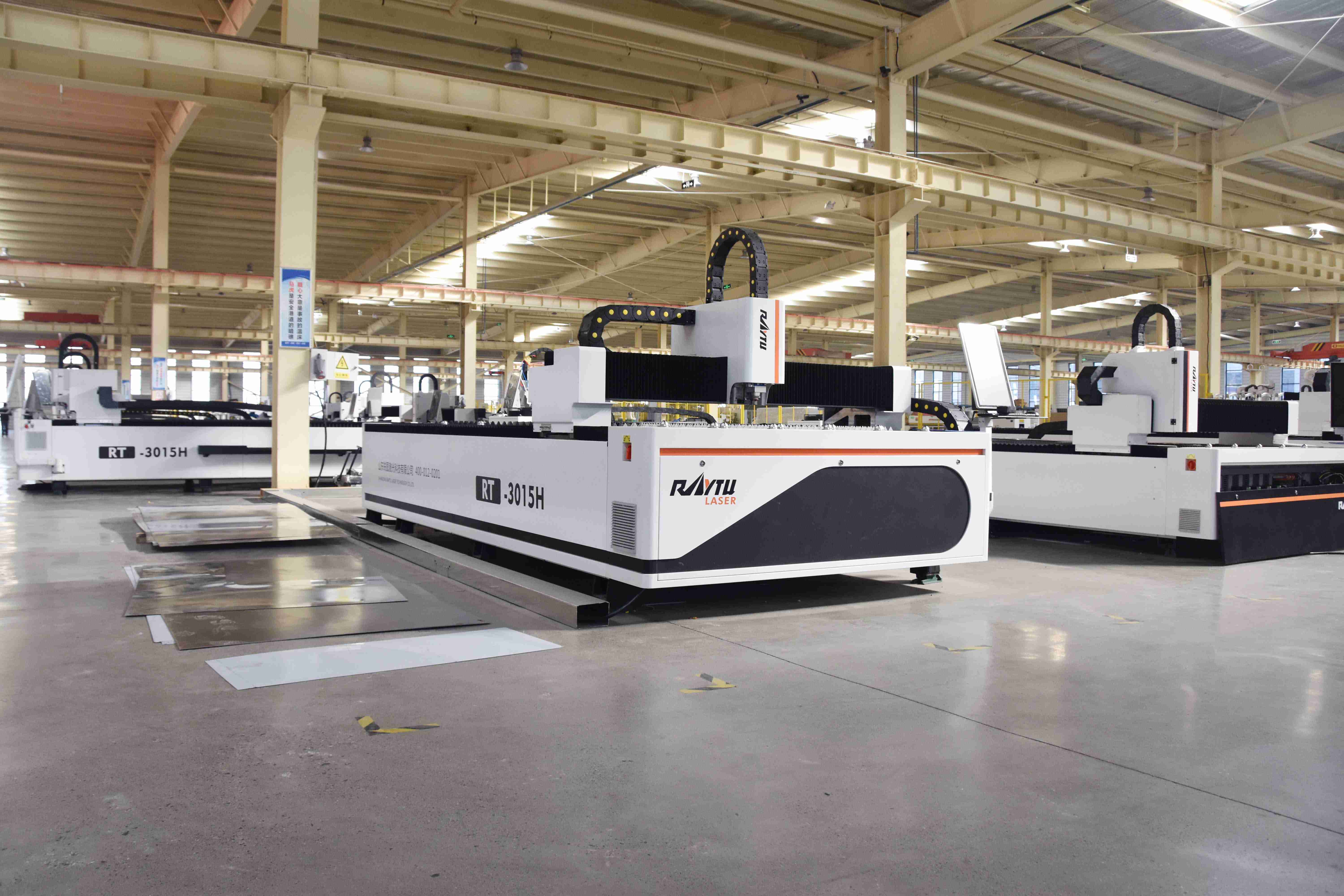 Tutustu tarkkuuden tulevaisuuteen käyttämällä teollisia kuitulaserleikkausketjuja.