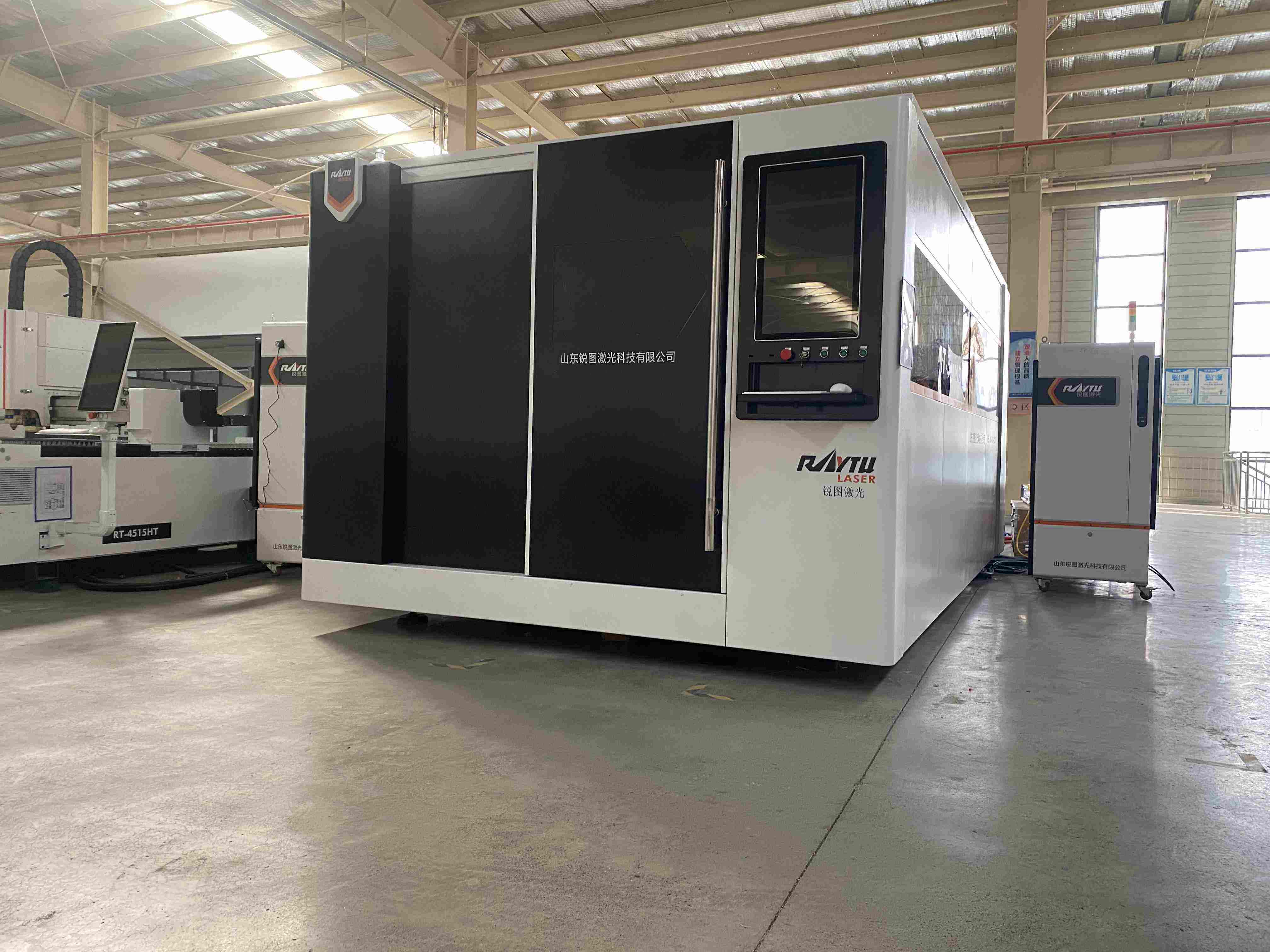 Manufacturers Precision Fiber Laser Cutting Machines