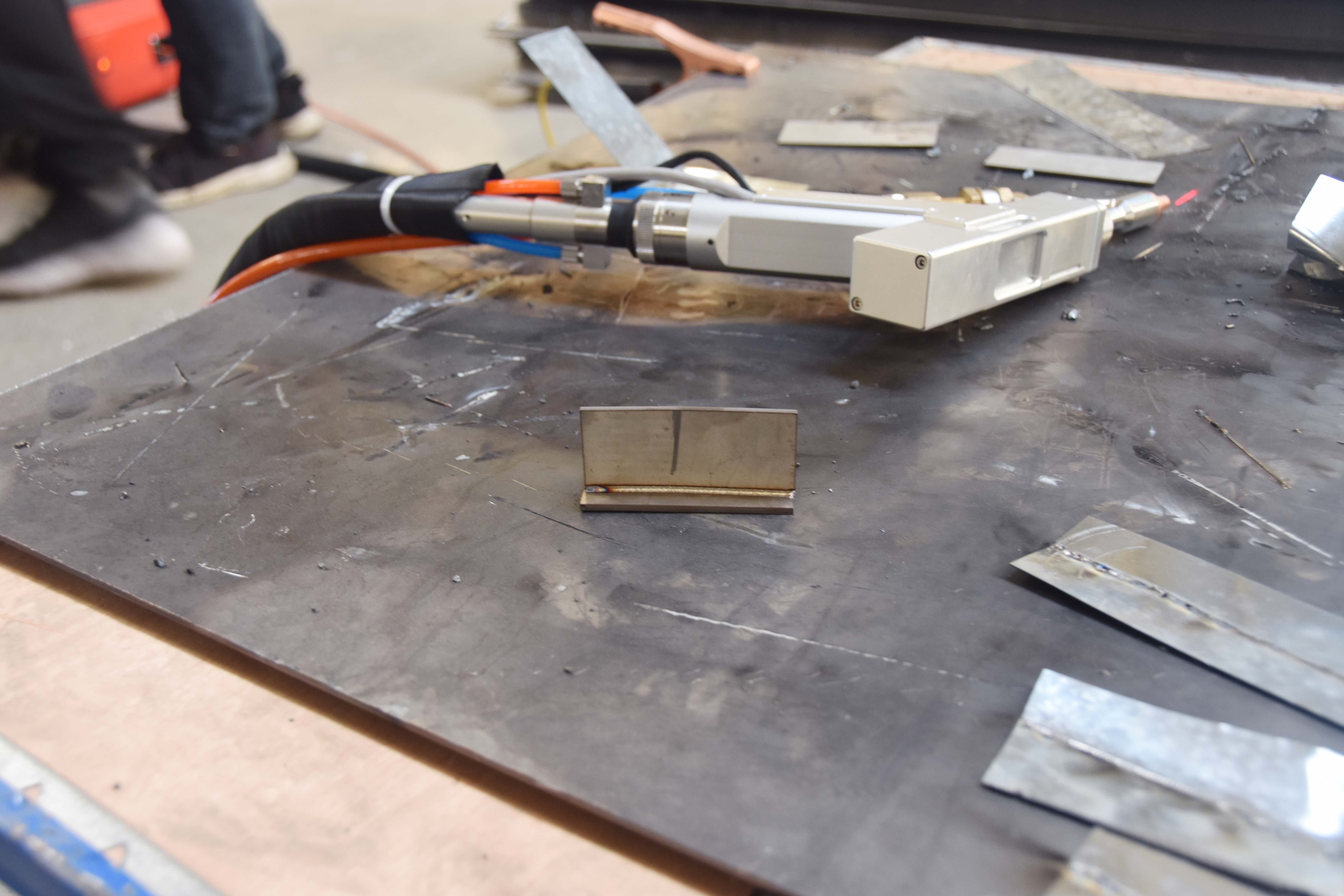 How to maintain the important components of laser welding? (2).