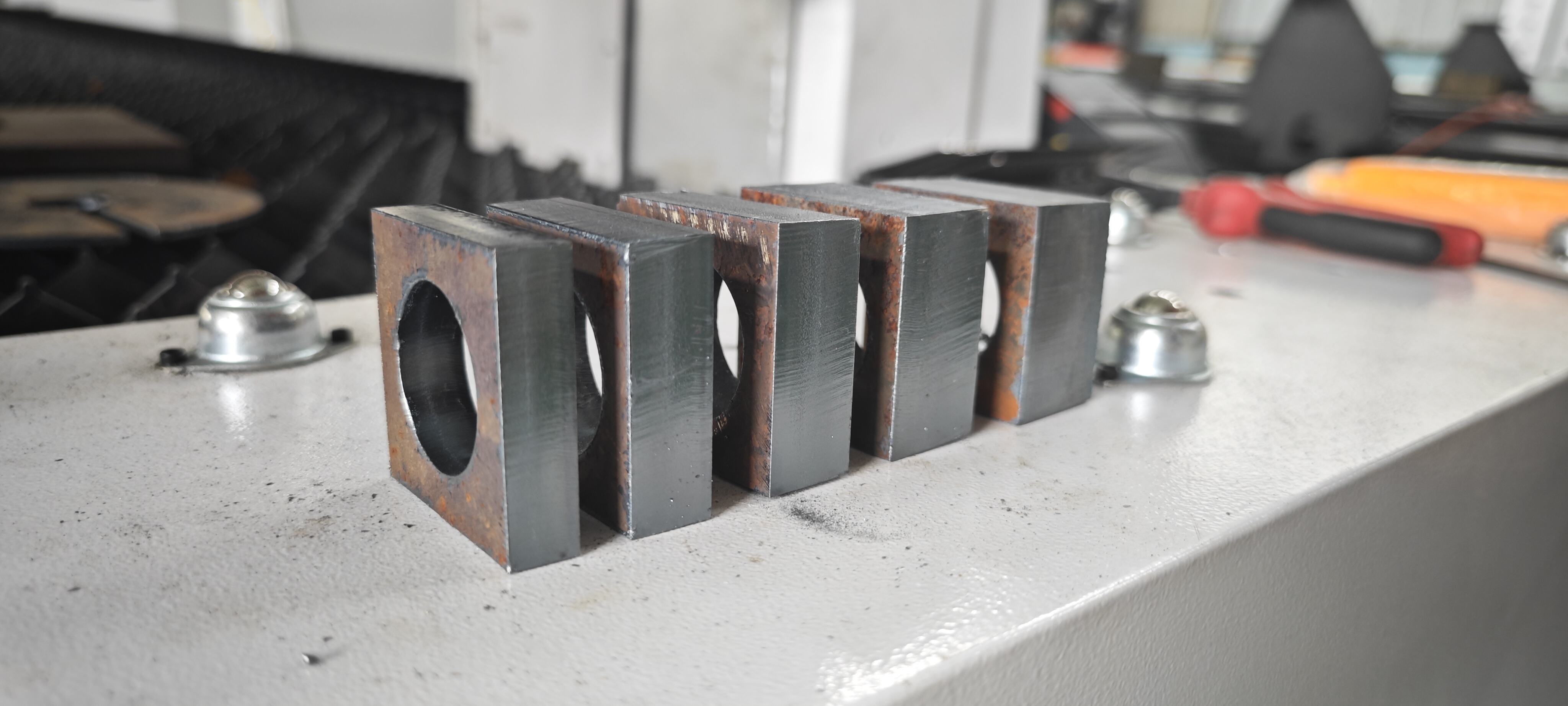 Pabrikan Mesin Pemotong Laser Terbaik