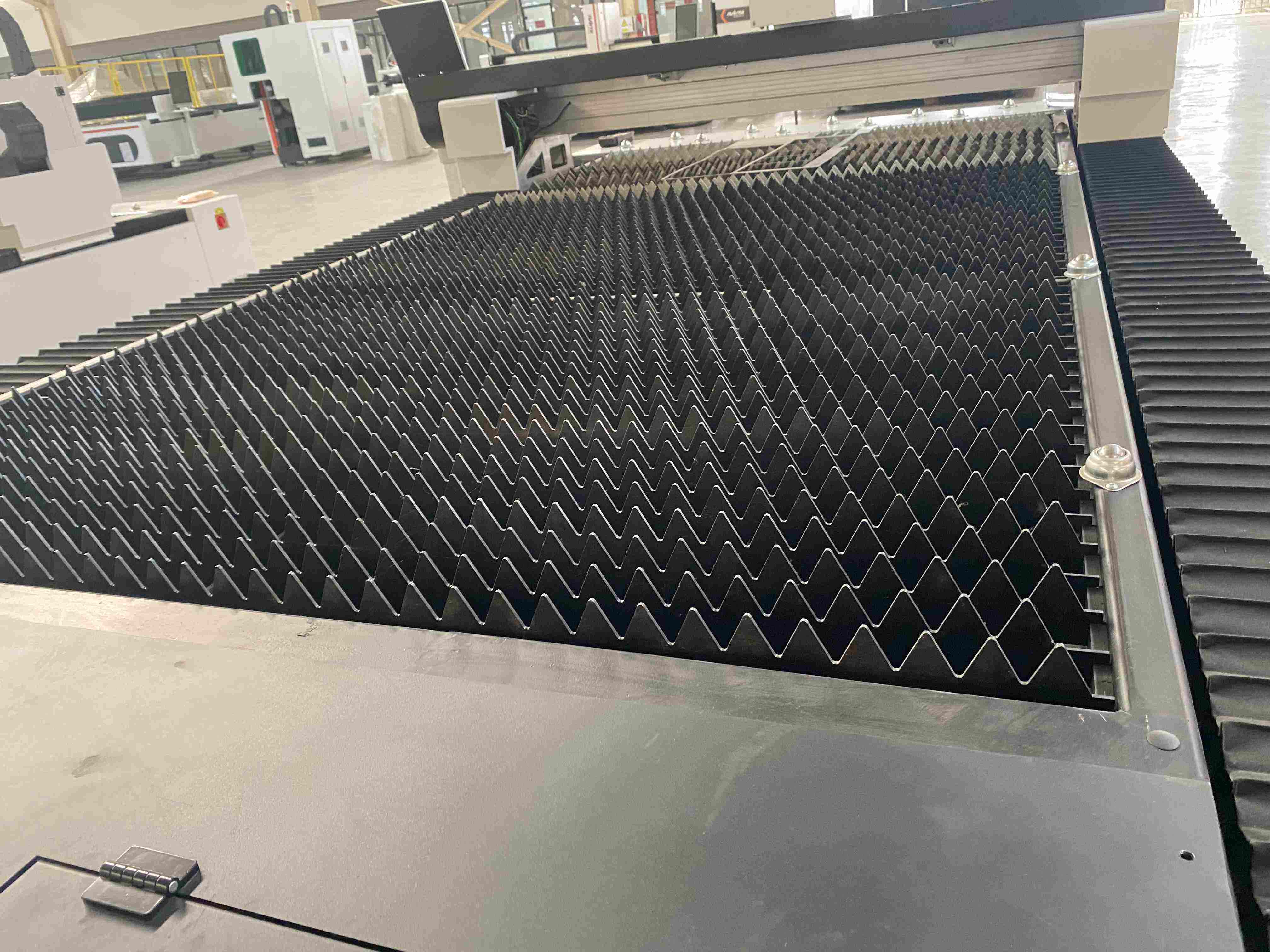 Maailmanlaajuinen kattavuus ja tuki