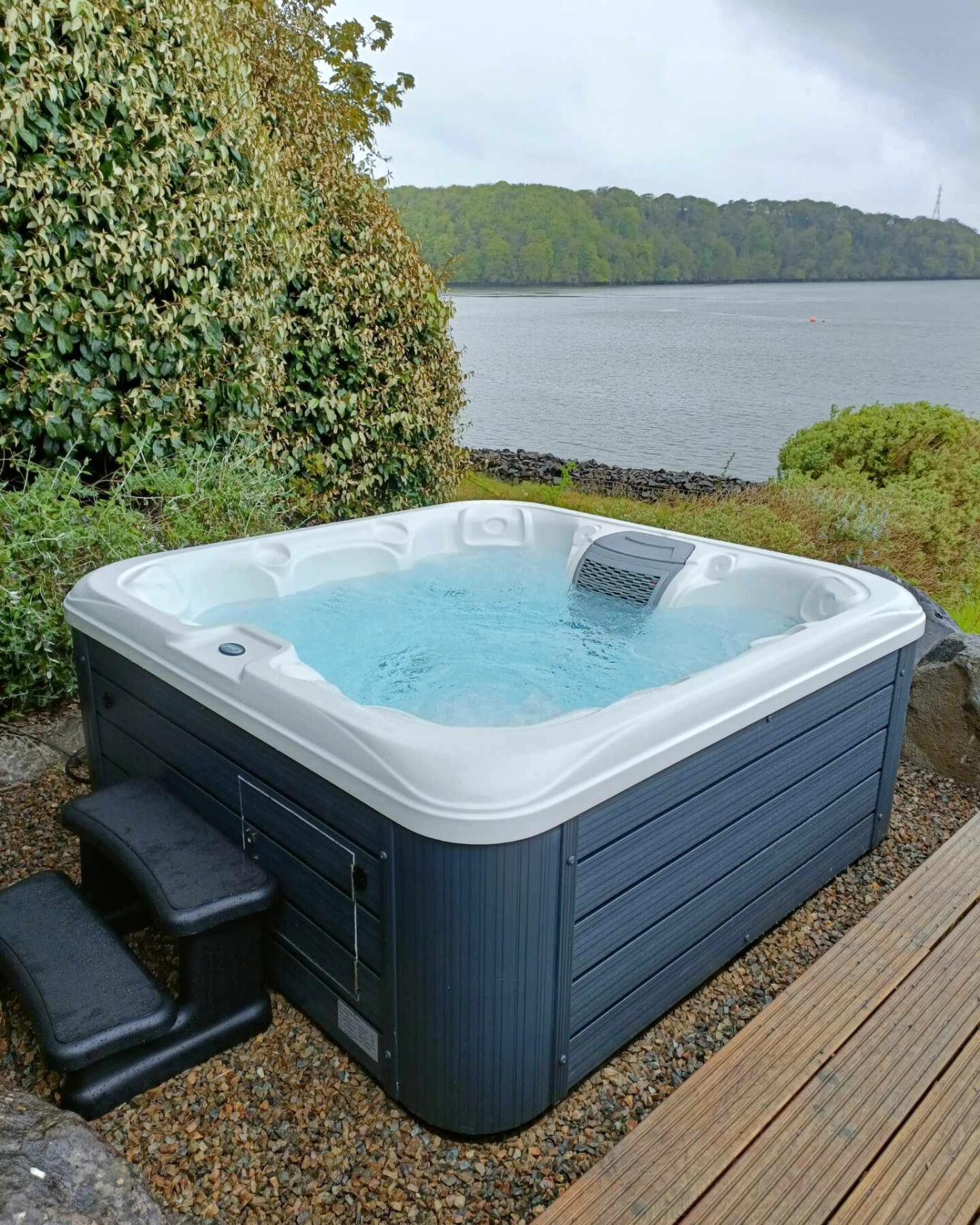 Analysis: Choosing the Best Luxury Jacuzzi Supplier