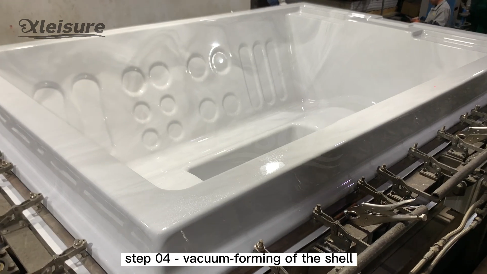 vacuum-forming of a classic party spa shell, with square corners