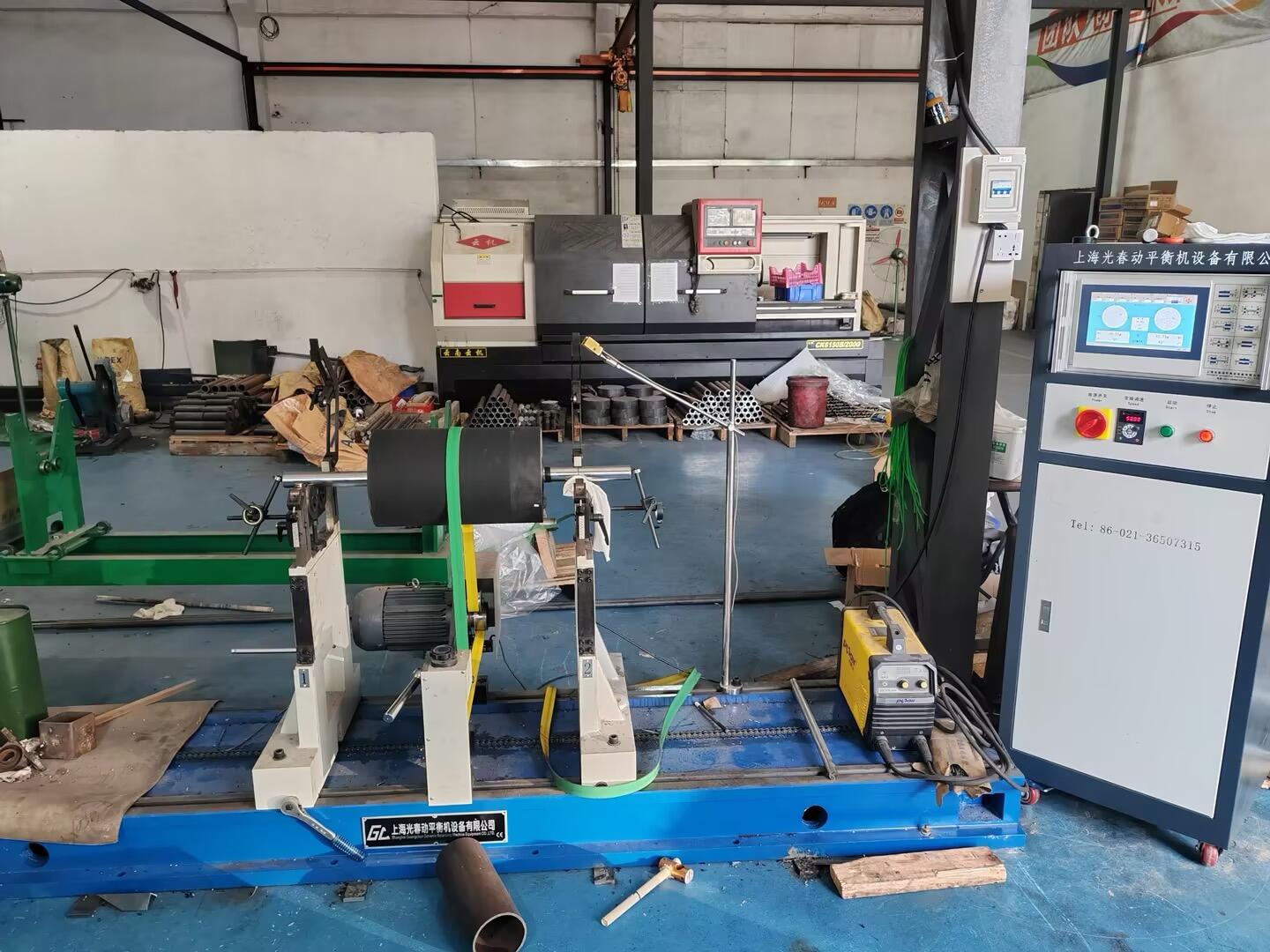 Как универсальный балансировочный станок может увеличить срок службы вашего промышленного вращающегося оборудования?