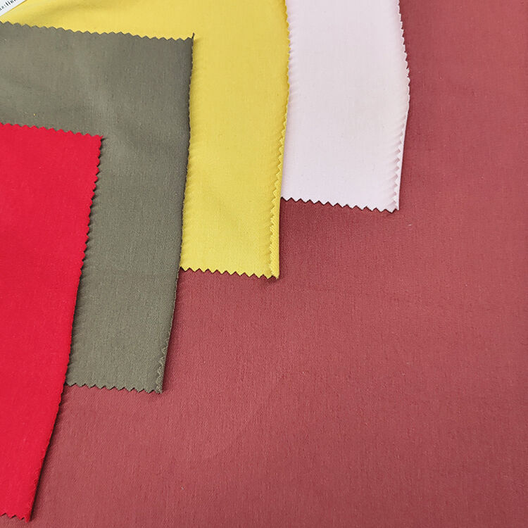 Come il Tessuto in Poliestere Riciclato Combate i Cambiamenti Climatici