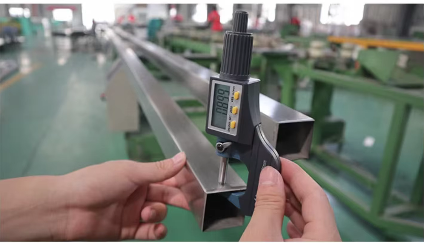 304 Stainless Steel Tube 3mm 4mm 5mm 6mm 10mm Thickness Capillary Precision Seamless Tube factory