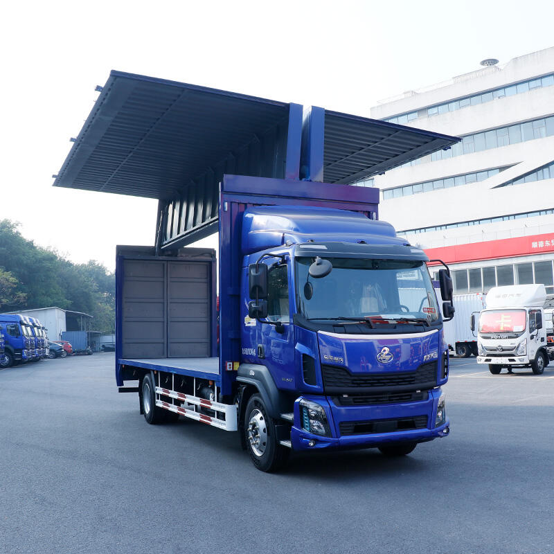 Dongfeng Chenglong M3 Medium-sized Wingspan Truck