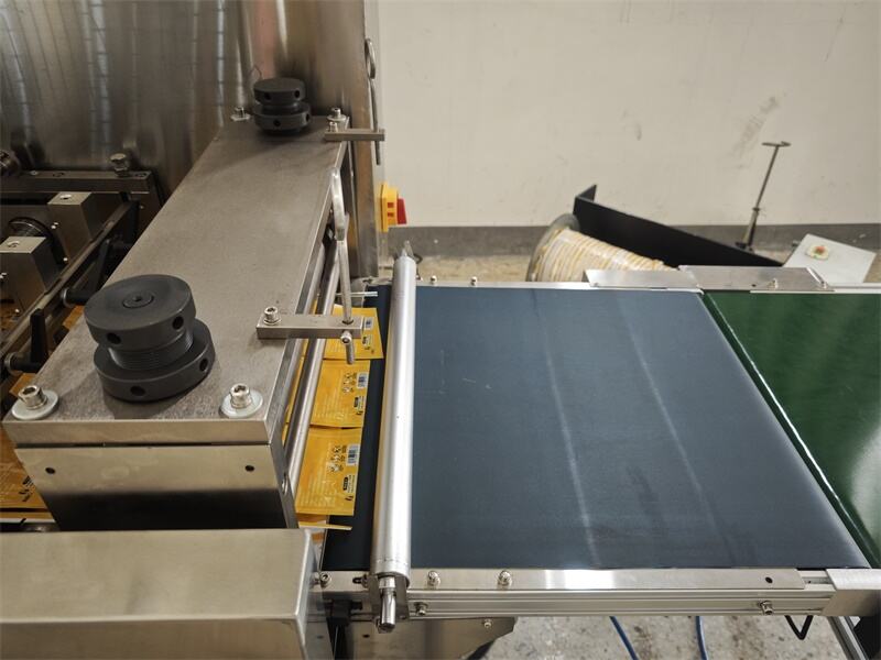 Reciprocating Four Side Seal Packaging Machine