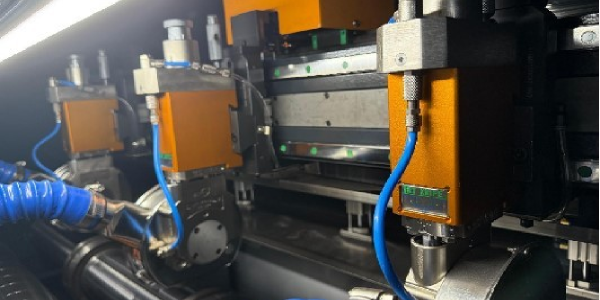 35-KMC-Auto positioning slitting system.jpg.png