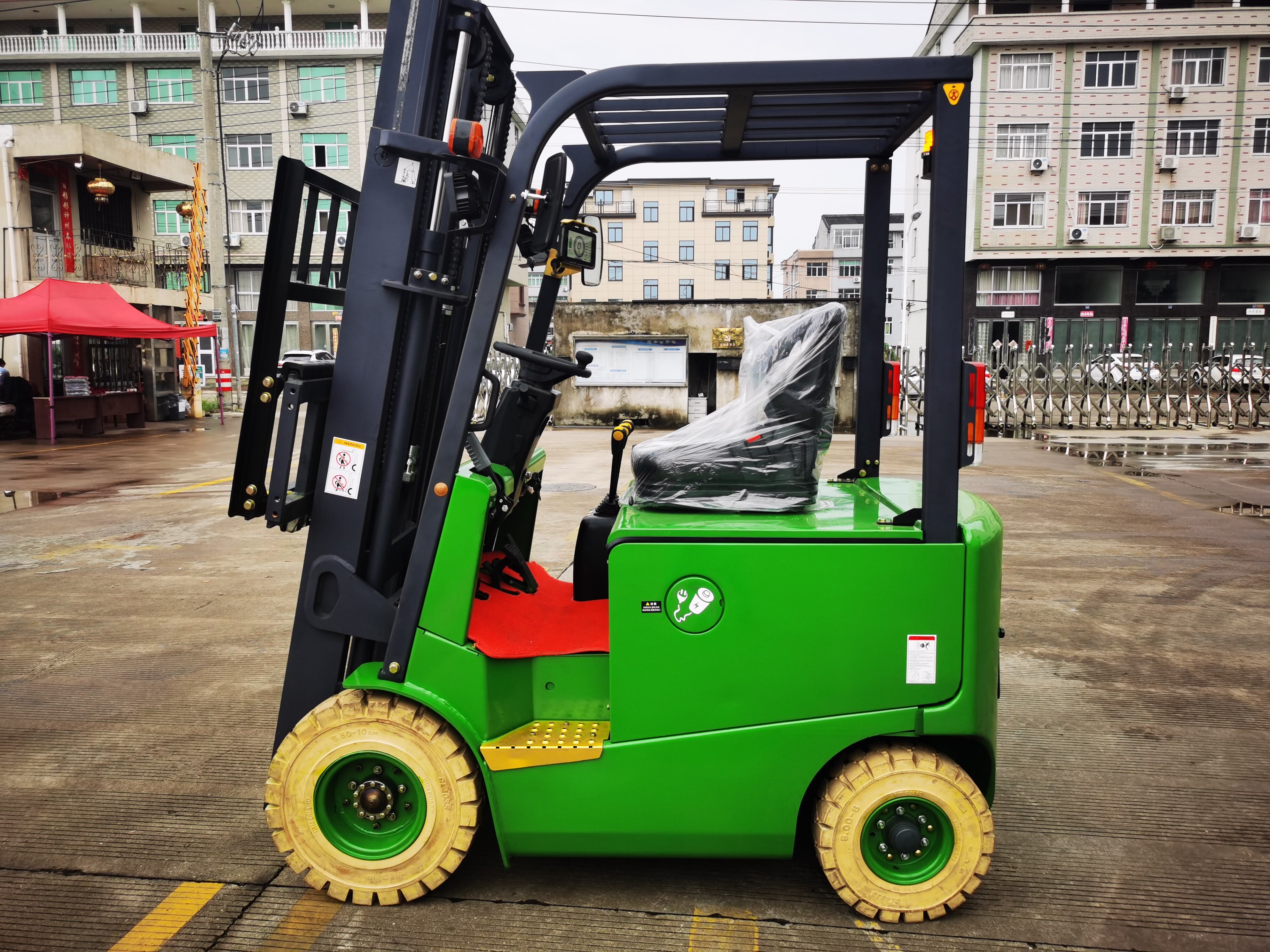 HT25 electric forklift