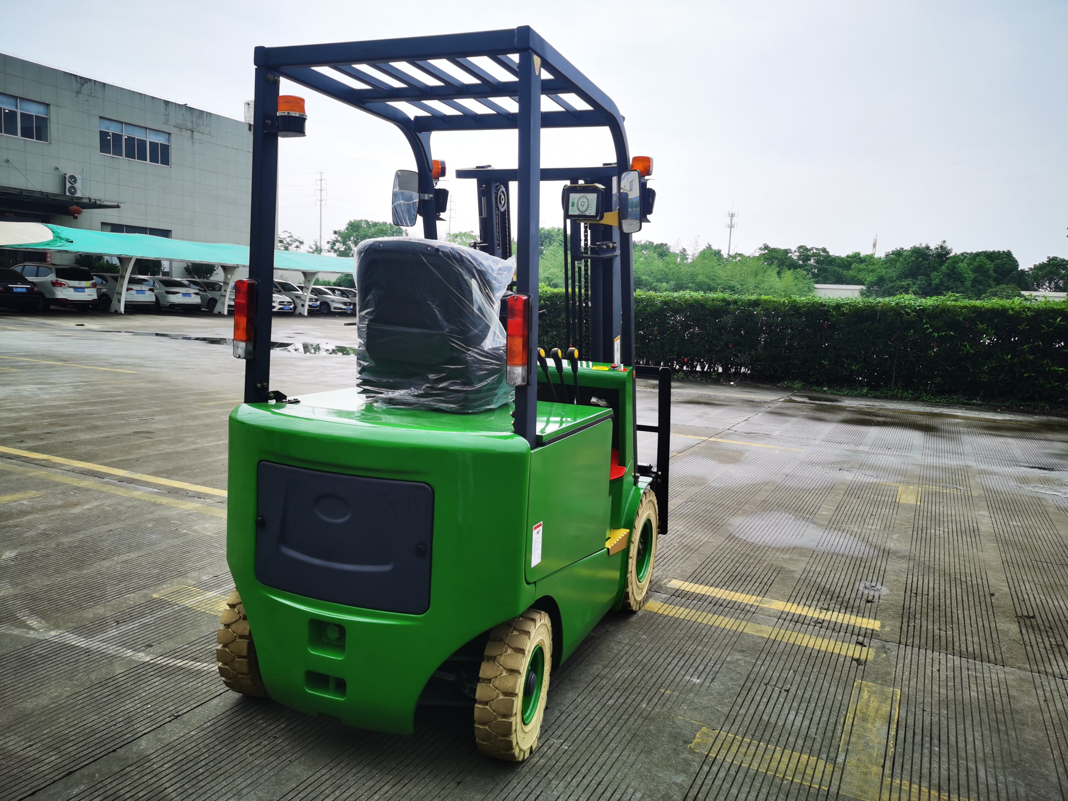 HT25 electric forklift 