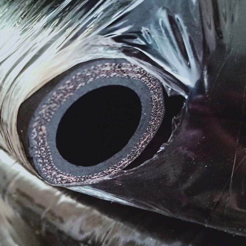 Gaine en caoutchouc : transfert de fluide flexible et élastique