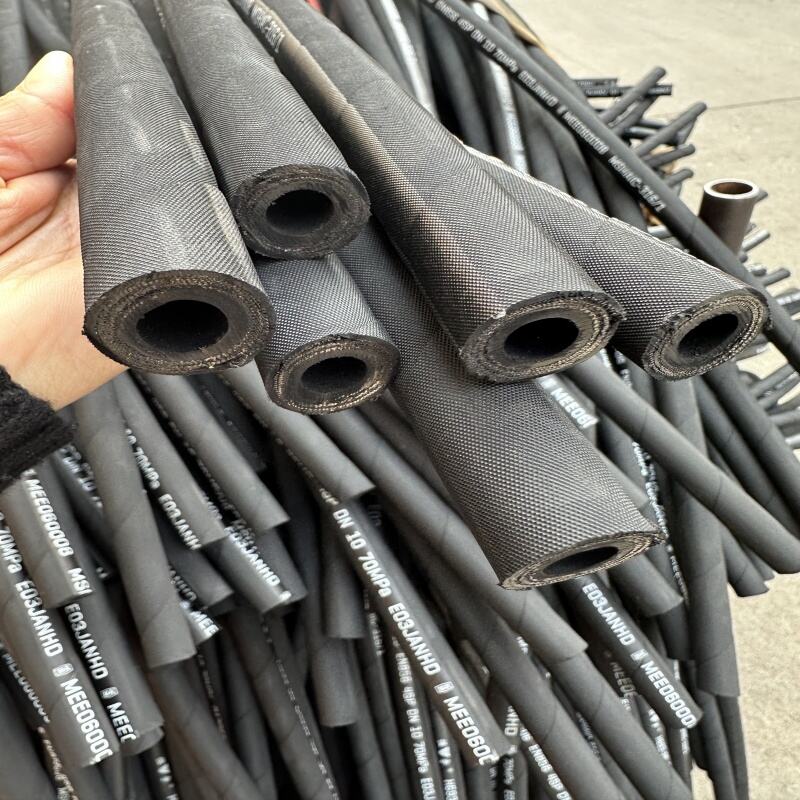 Rubber Hose: Flexible and Elastic Fluid Transfer