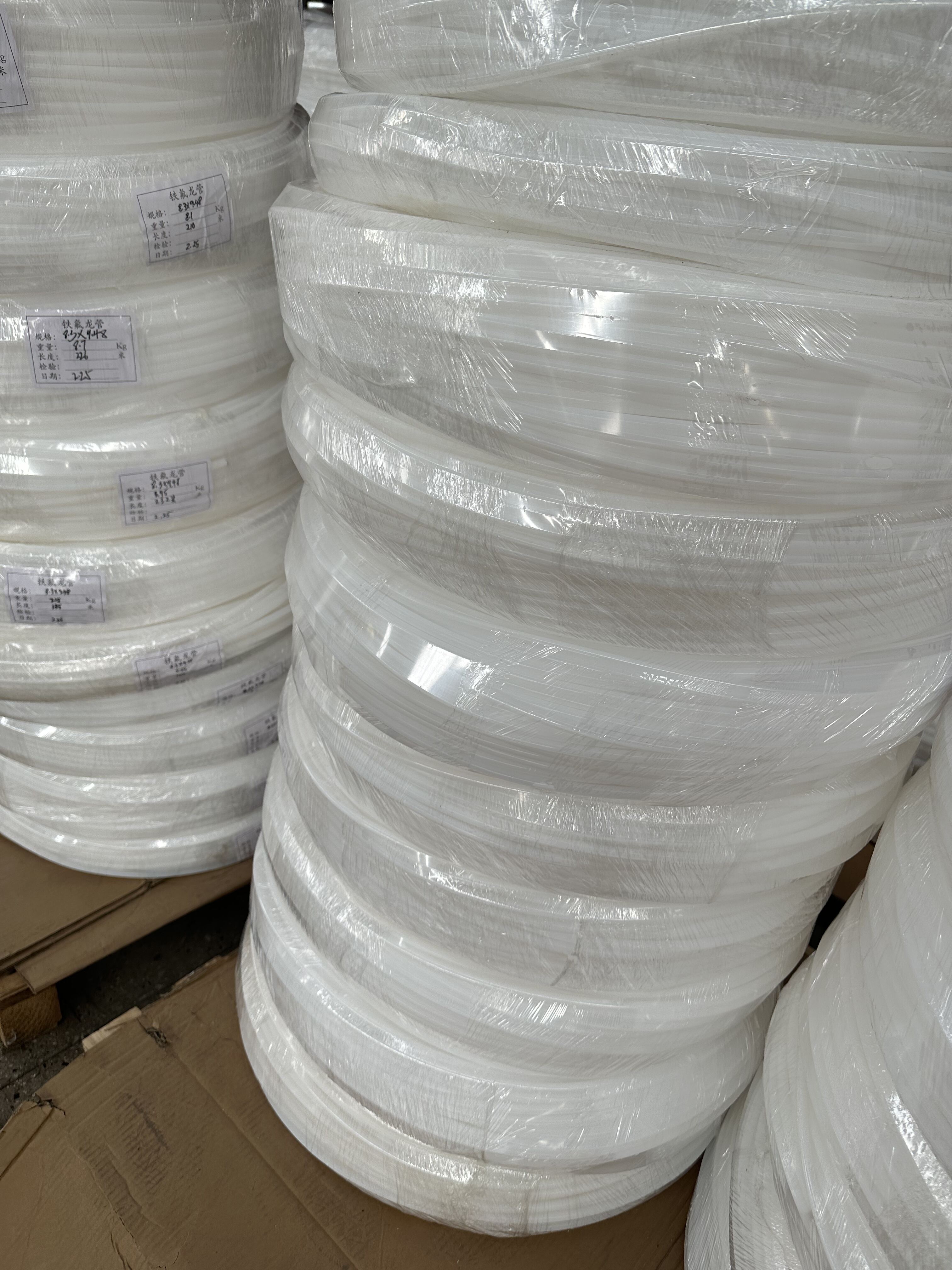 Tabung PTFE Extruded Halus: Aliran Lancar untuk Cairan