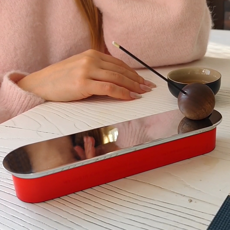 How to Use an Incense Holder (Step-by-Step Guide)