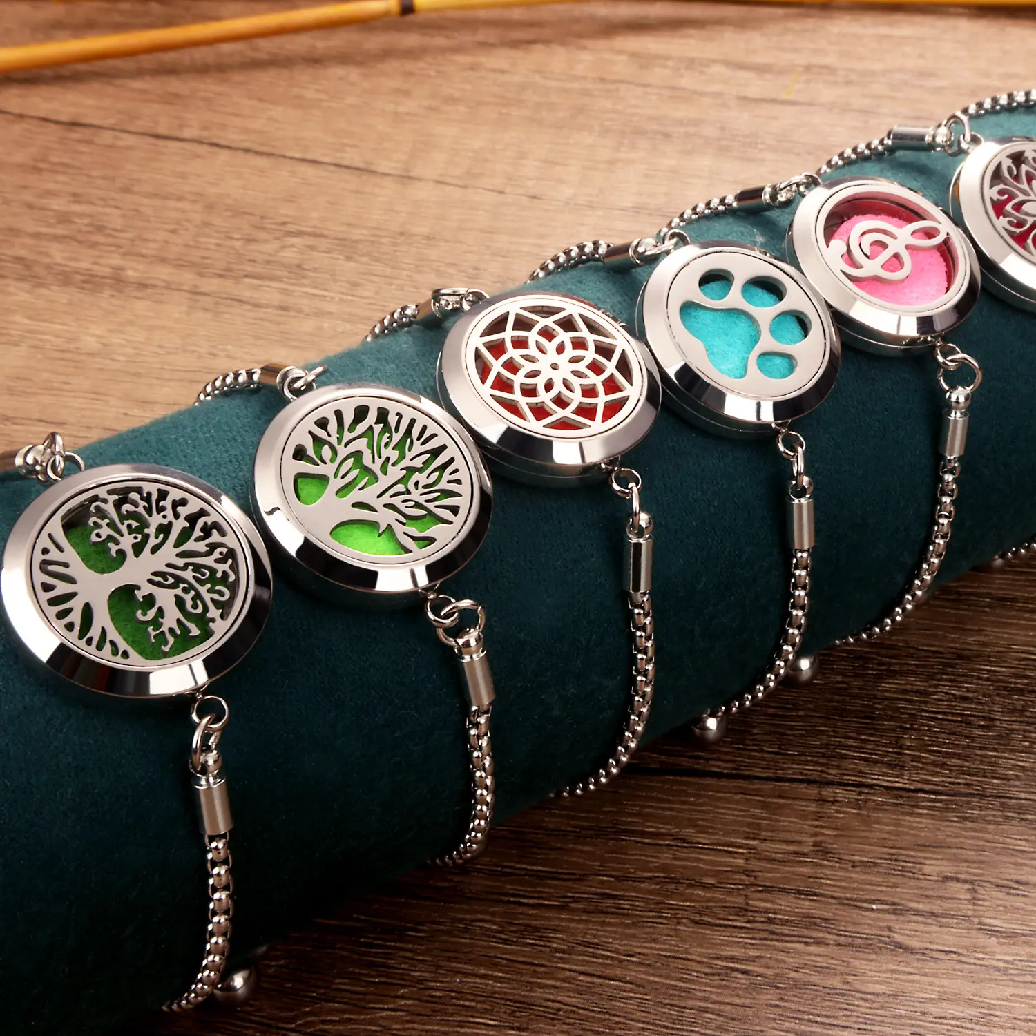 oil diffuser necklace.webp