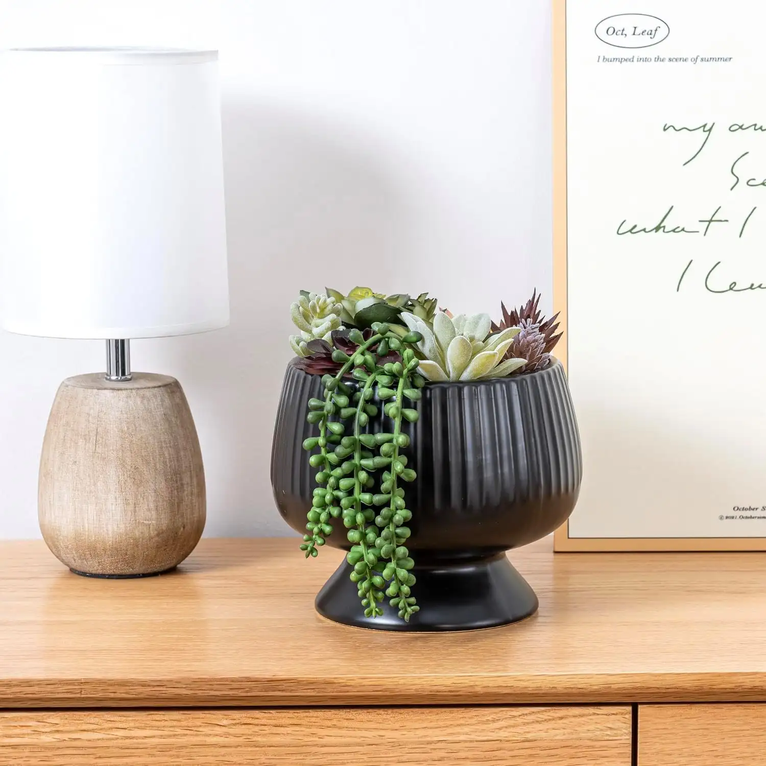 black garden pots.webp