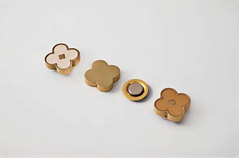 LITA-Concise Style Brooch