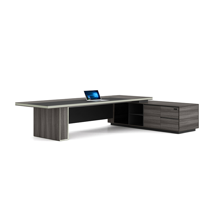 Workstations: Breaking Barriers for Better Team Communication