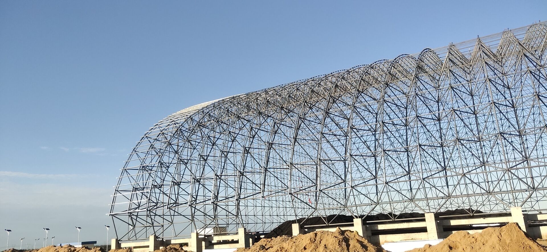 De ce Casele cu Cadru din Oțel Uscat Sunt Construite pe Las