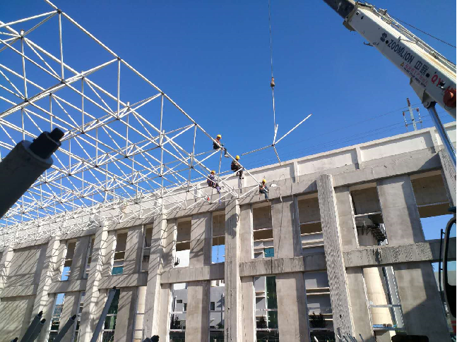 Profesjonalni producenci i montażowi konstrukcji stalowych