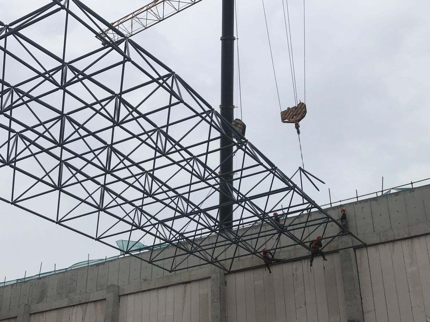 Dlaczego budynki metalowe 30x50 są popularnym wyborem