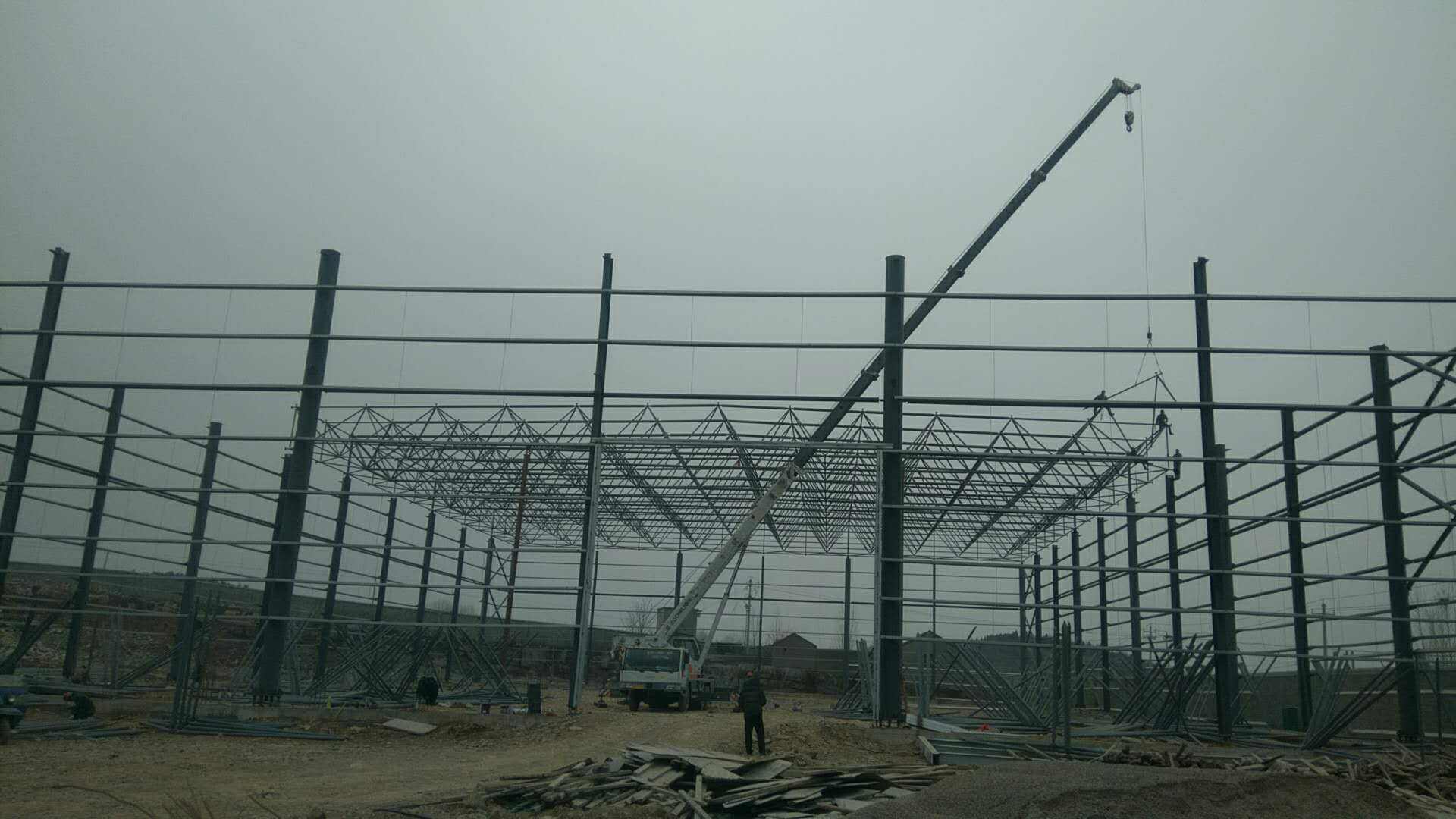 احمي معداتك الزراعية ومواشيك بمباني زراعية معدنية